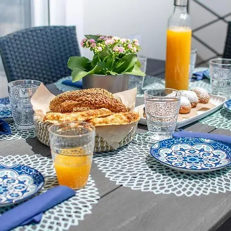 Fileo Family And Friends Living *