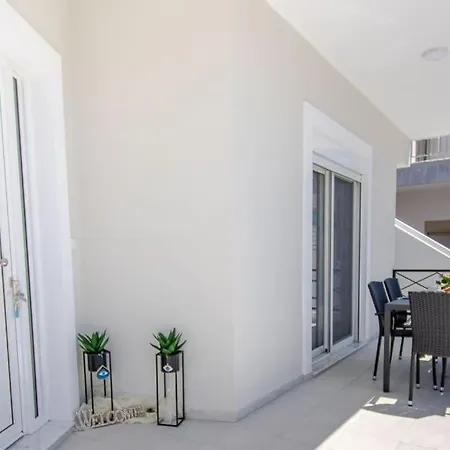 Fileo Family And Friends Living