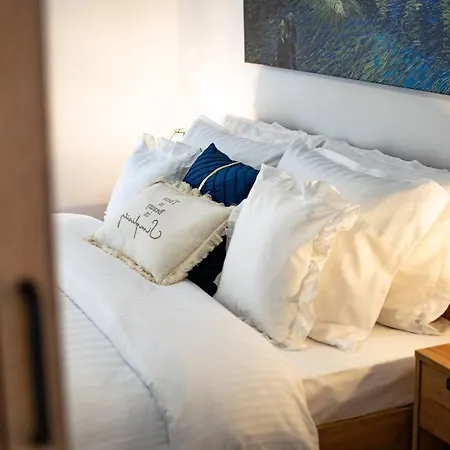 Fileo Family And Friends Living *