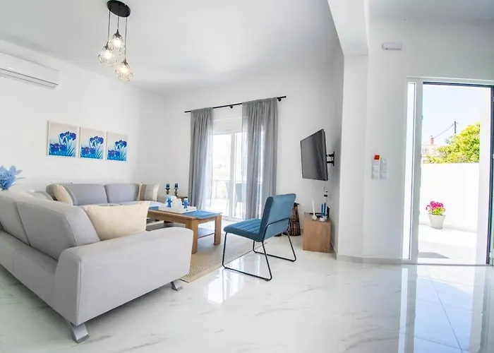 Fileo Family And Friends Living * Archangelos (Rhodes)