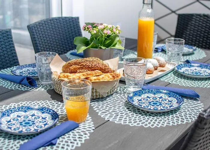 Fileo Family And Friends Living *